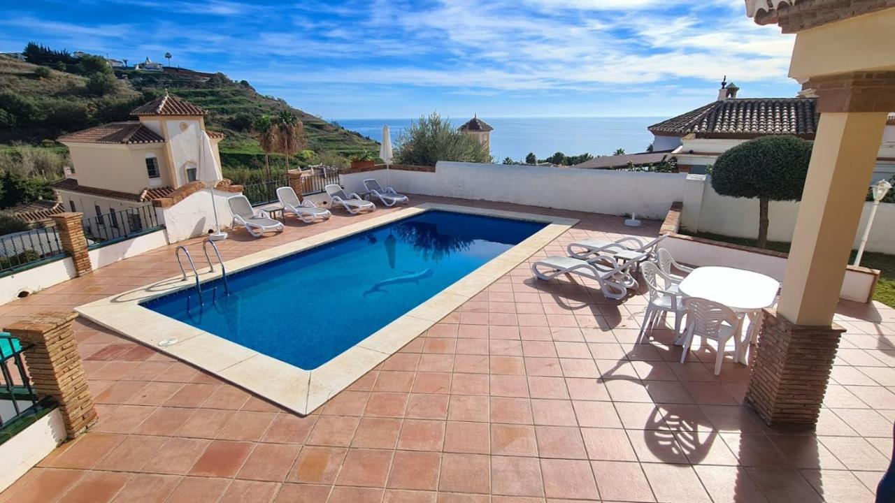 Silhouse Nerja Villas Beach Exterior photo